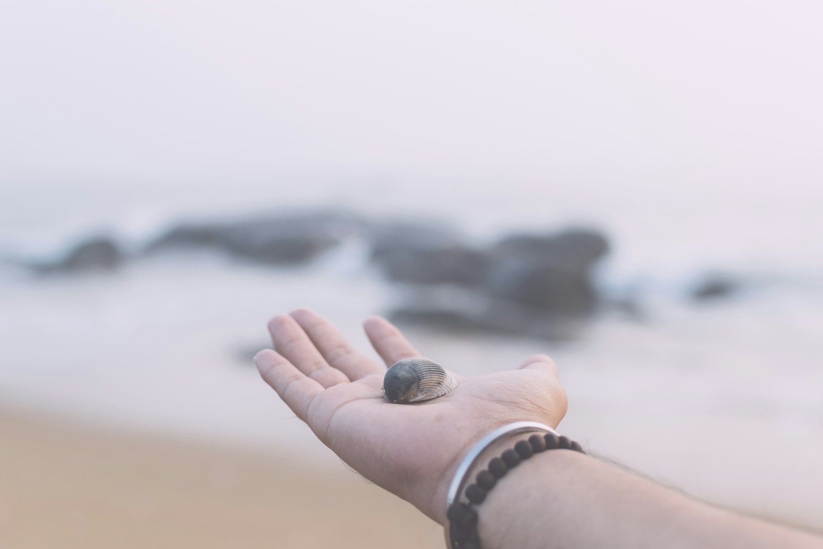 Bracelet hématite : bien-être et élégance à votre poignet
